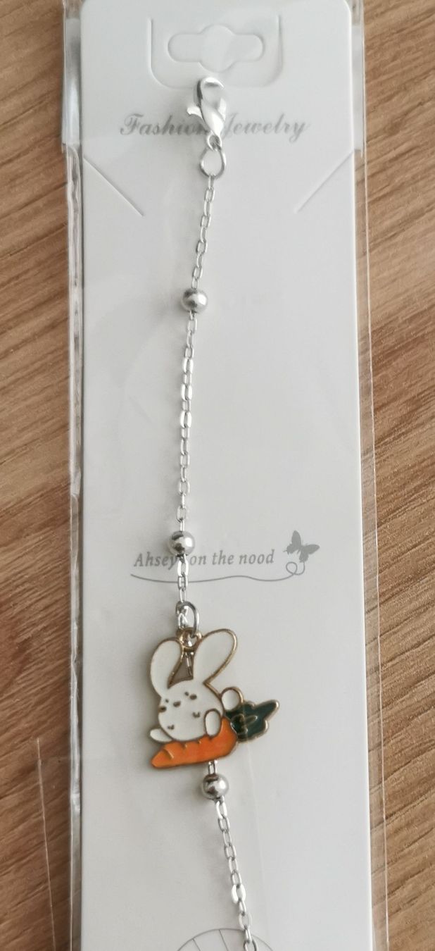 Bracciali & Braccialetti: Hasen-Charm-Kette mit Karotte – Nuovo (secondo la descrizione) da Wohlen AG venduto da Mica1