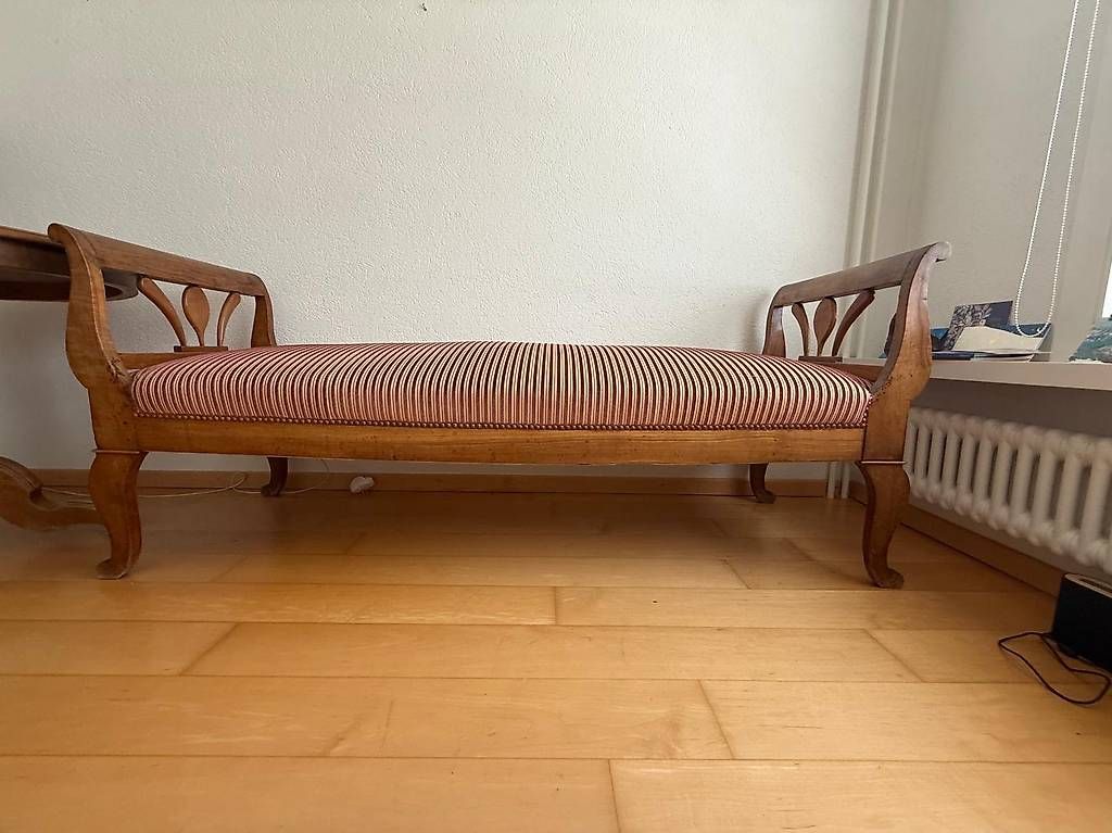 Divani: Biedermeiersofa, Nussbaum – Usato da Oberlunkhofen venduto da HelenOL