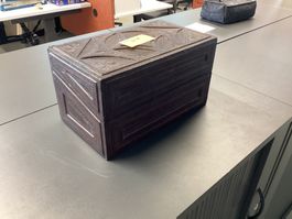 Schatulle aus Holz mit Verzierungen braun- Wiitergäh