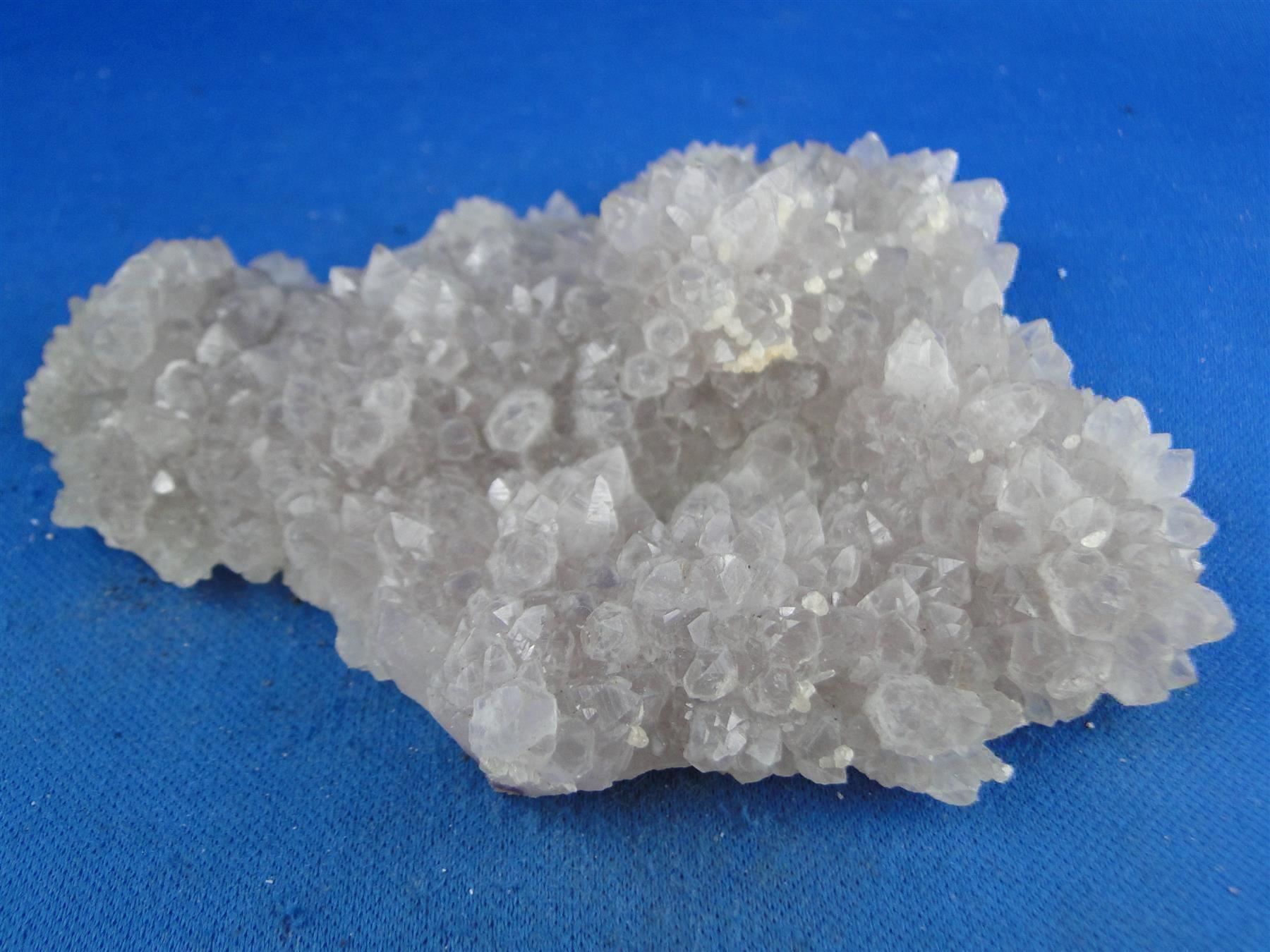 Minerali & Pietre curative: Quartz var Amethyst – Usato da Schinznach Bad venduto da Demerald 2
