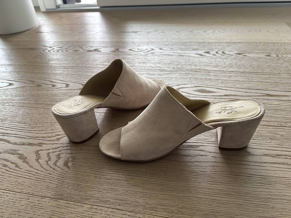 Levi's Scarpe da donna: Sommer-Sandalen, rose, Gr. 40, Wildleder – Usato da Uetikon am See venduto da Laura__S