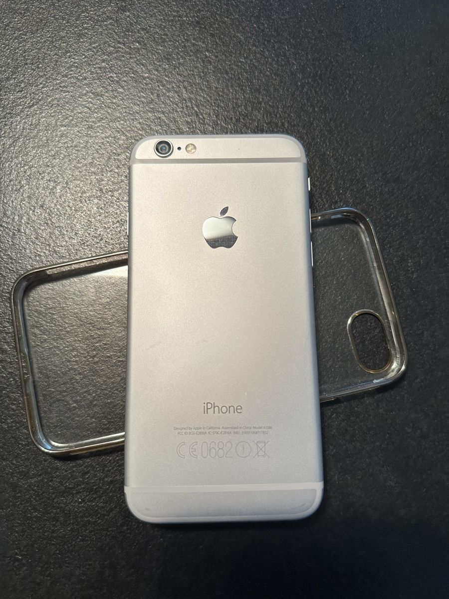 Apple Portables: Apple iPhone 6, 64 GB, Silber, mit Hülle – D'occasion à Dübendorf par ric_jtz2 1