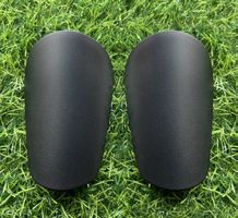 Mini Fussball Schienbeinschoner Schwarz