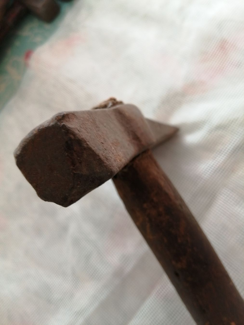 Tutti gli attrezzi: Antiker Hammer, Nostalgie Werkzeug  – Usato da Honau venduto da holunder3 3