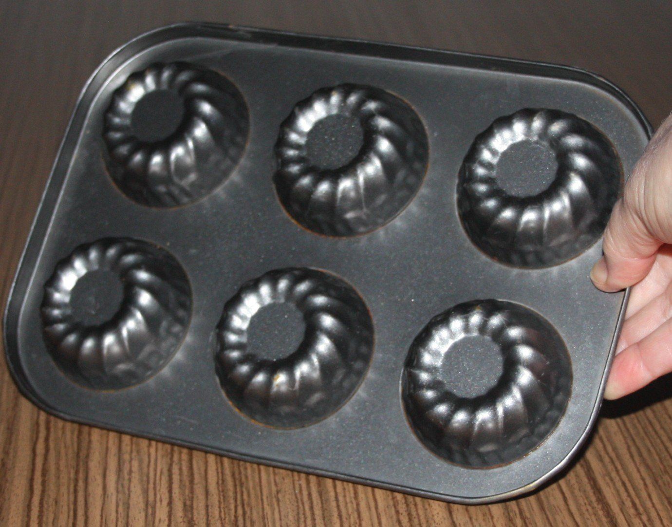 Teglie da forno: Backblech 6 Küchlein 26.7x6.7x2cm – Usato da Flüelen venduto da Diversicum-Shop 3