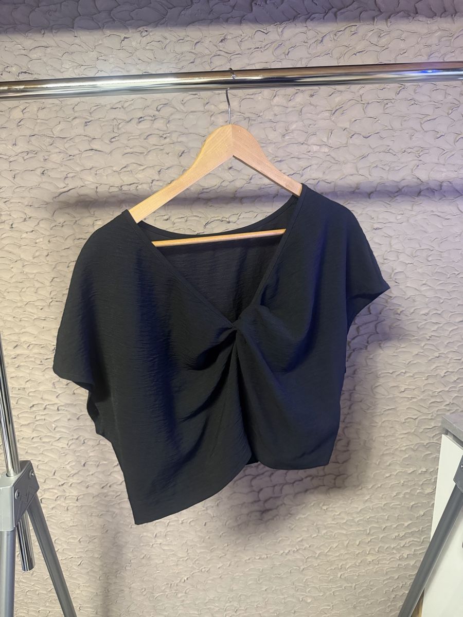 Top: Haut noir  – Usato da St-Séverin venduto da zoe_28p5
