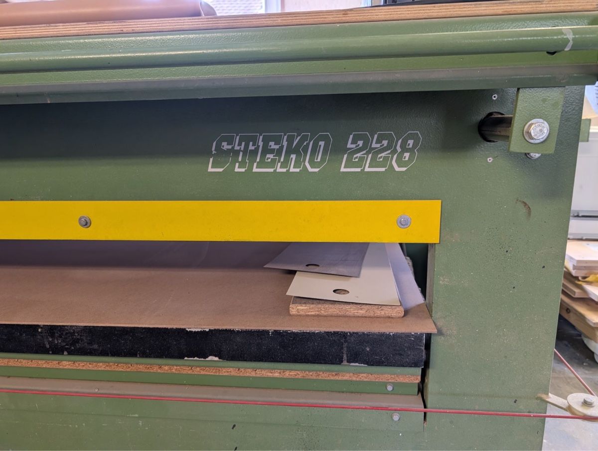 Tutte le macchine: Furnierpressen-Kombimaschine – Usato da Aathal-Seegräben venduto da maboe01 1