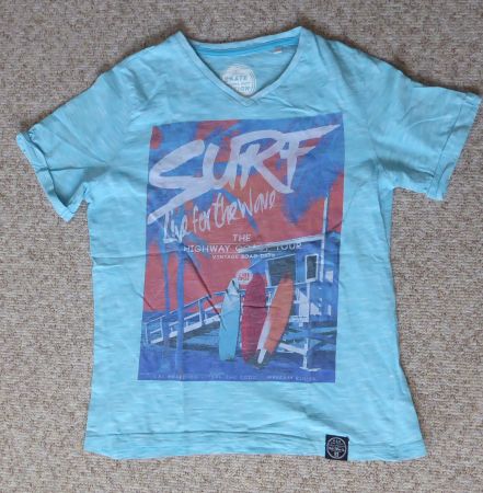 Cooles Sommer T-Shirt, hellblau mit Surf Motiv, Gr. 146/152