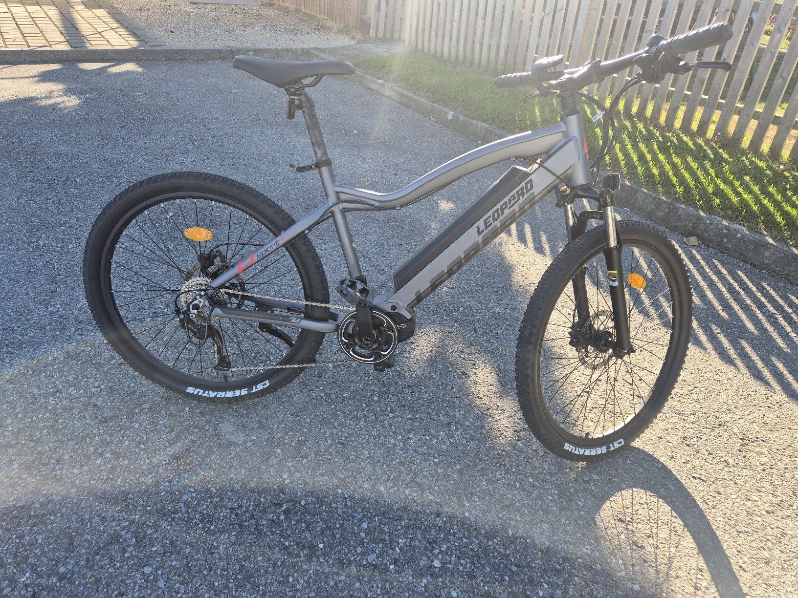 Leopard Biciclette: E-Mountainbike Leopard E-Sport+ grau – Usato da Plaffeien venduto da gsxr88