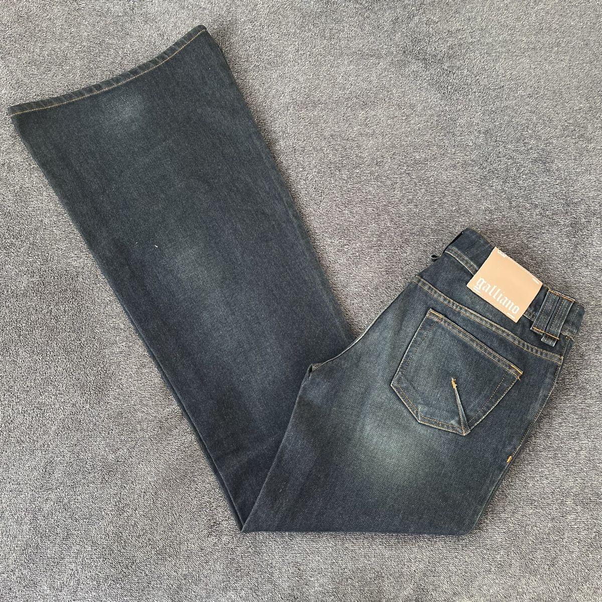 John Galliano Jeans: John Galliano Jeans – Neu (gemäss Beschreibung) aus Zug von saskia-chiara