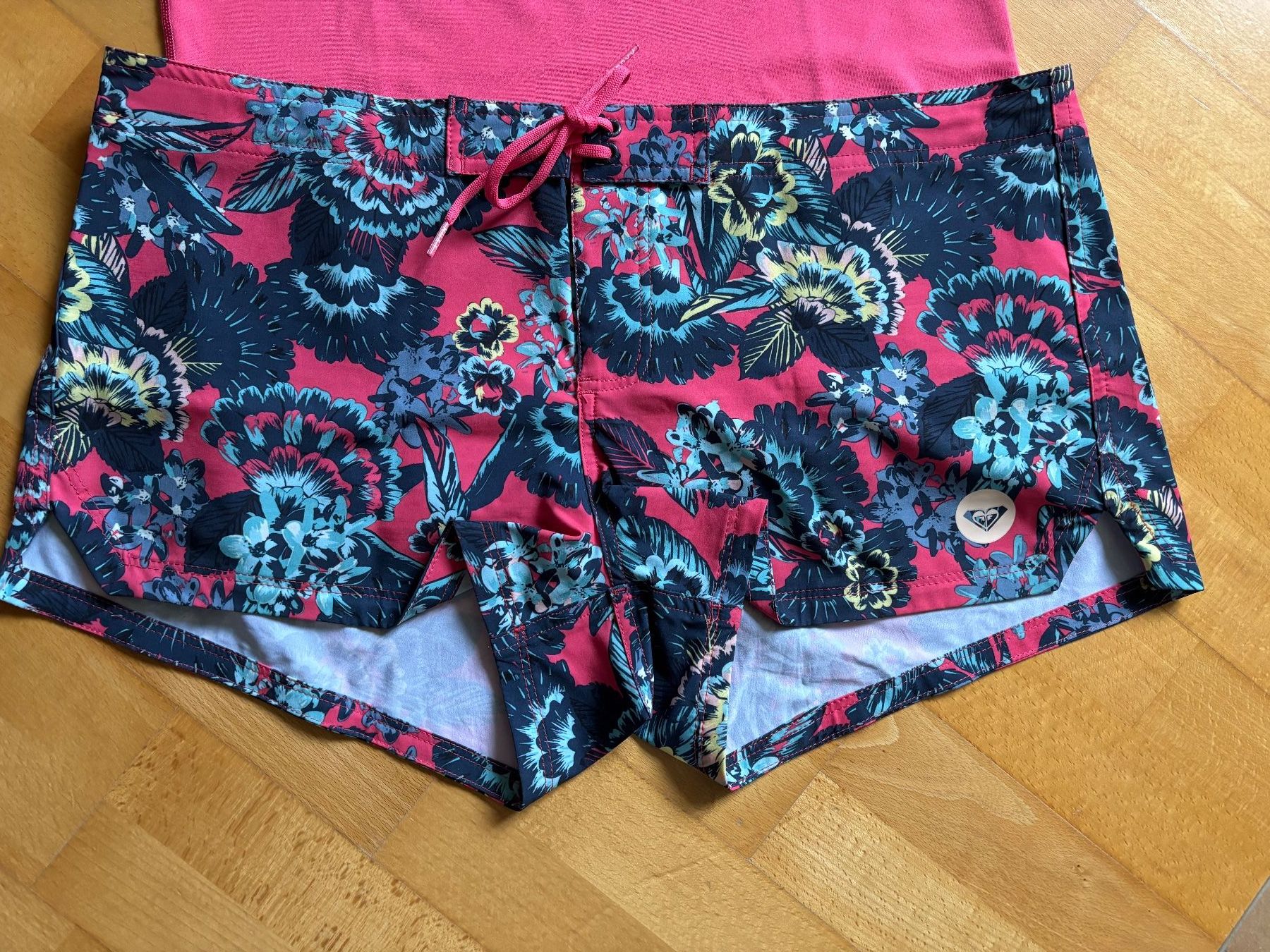 Roxy Badekleider & Bikinis: Badeshirt und Shorts ROXY Gr.XL – Neu (gemäss Beschreibung) aus Wangen ZH von Mahmood11 1