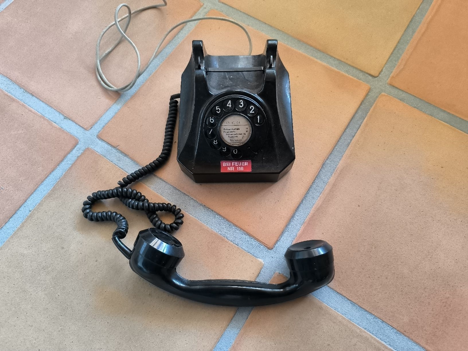 Telefoni: Telefon schwarz antikes Design gebraucht – Usato da Kölliken venduto da BelzeBug 1