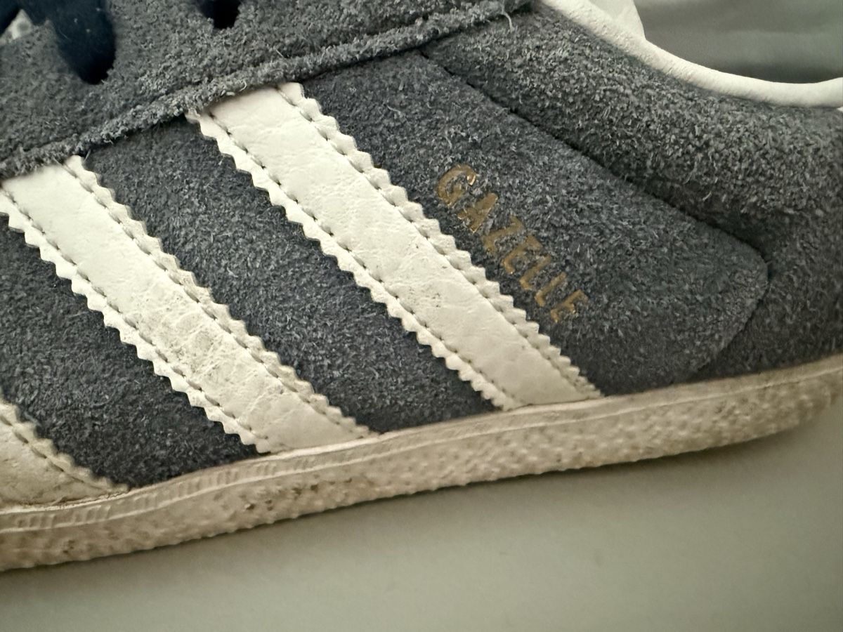 Adidas Scarpe da donna: Adidas Gazelle Sneaker blau gebraucht  – Usato da Birmenstorf AG venduto da Pat_roll 2