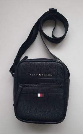 Tommy Hilfiger Umhängetasche schwarz, neu  (NP. 89.95 Fr )