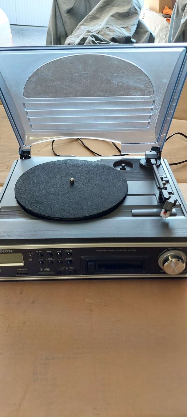 Medion Tourne-disques: Plattenspieler mit 19 Schallplatten – D'occasion à Schöftland par blumi02 1