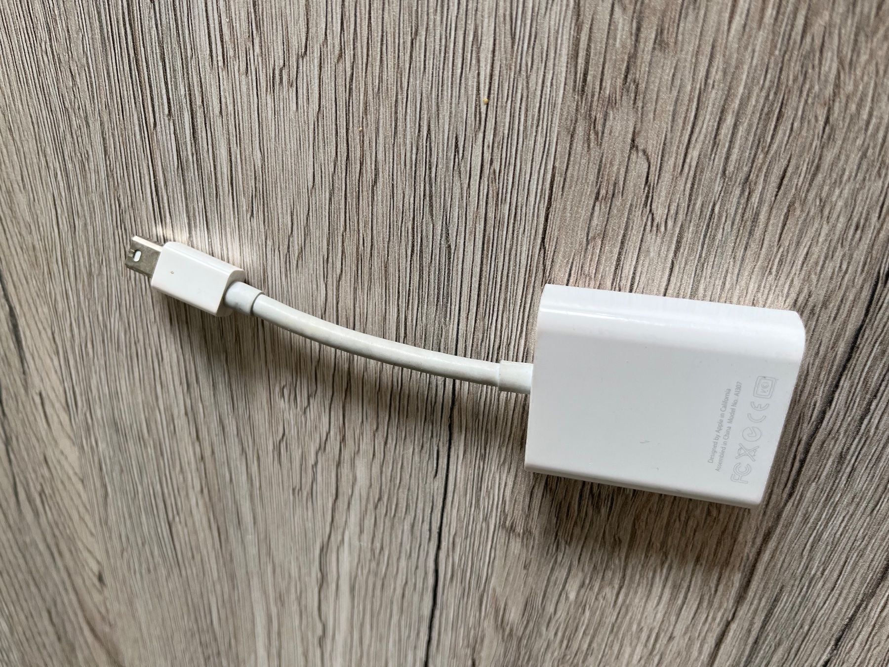 Apple Laufwerke & Adapter: Apple Mini DisplayPort VGA Adapter A1307 PC Laptop Computer – Gebraucht aus Baar von Charbin 2