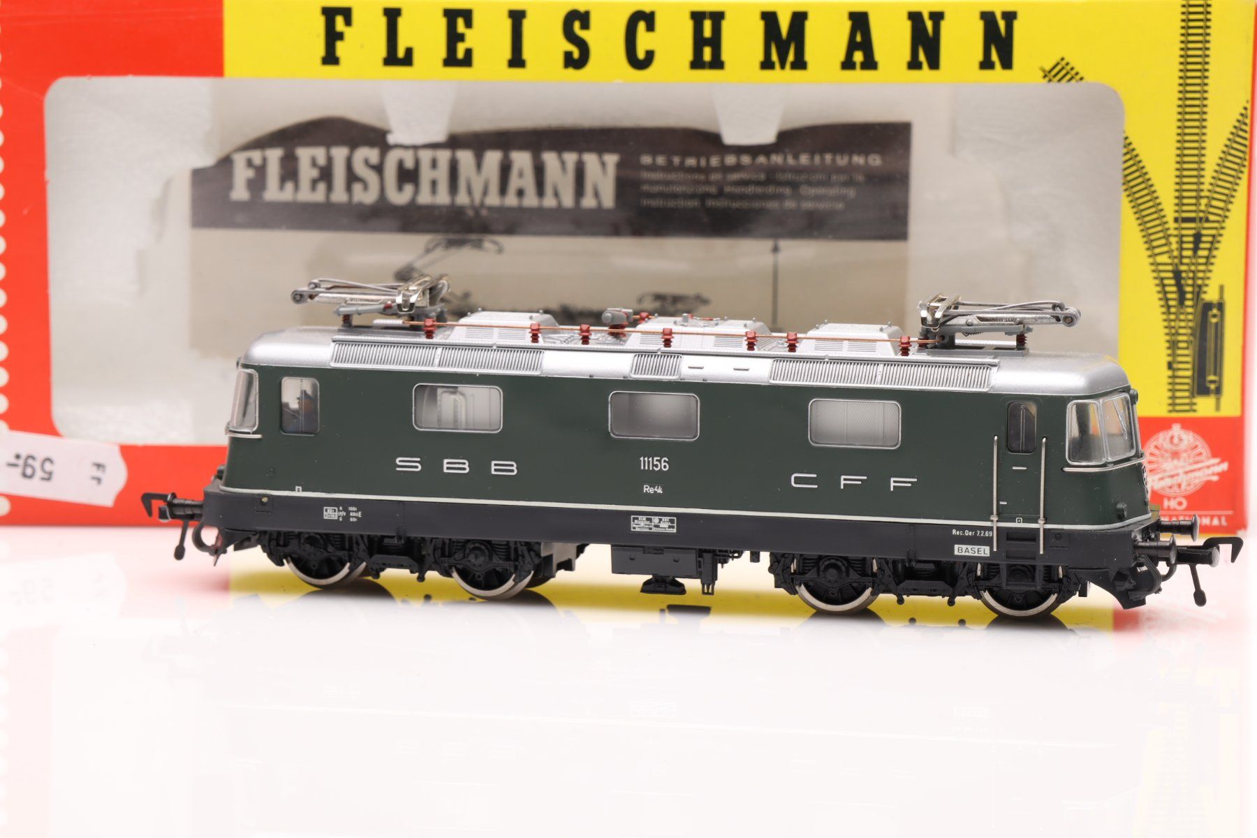Fleischmann Modellini di ferrovie: Fleischmann 4340 SBB Re 4/4" grün DC, H0 – Usato da Ried (Muotathal) venduto da Modellbahn.swiss 1