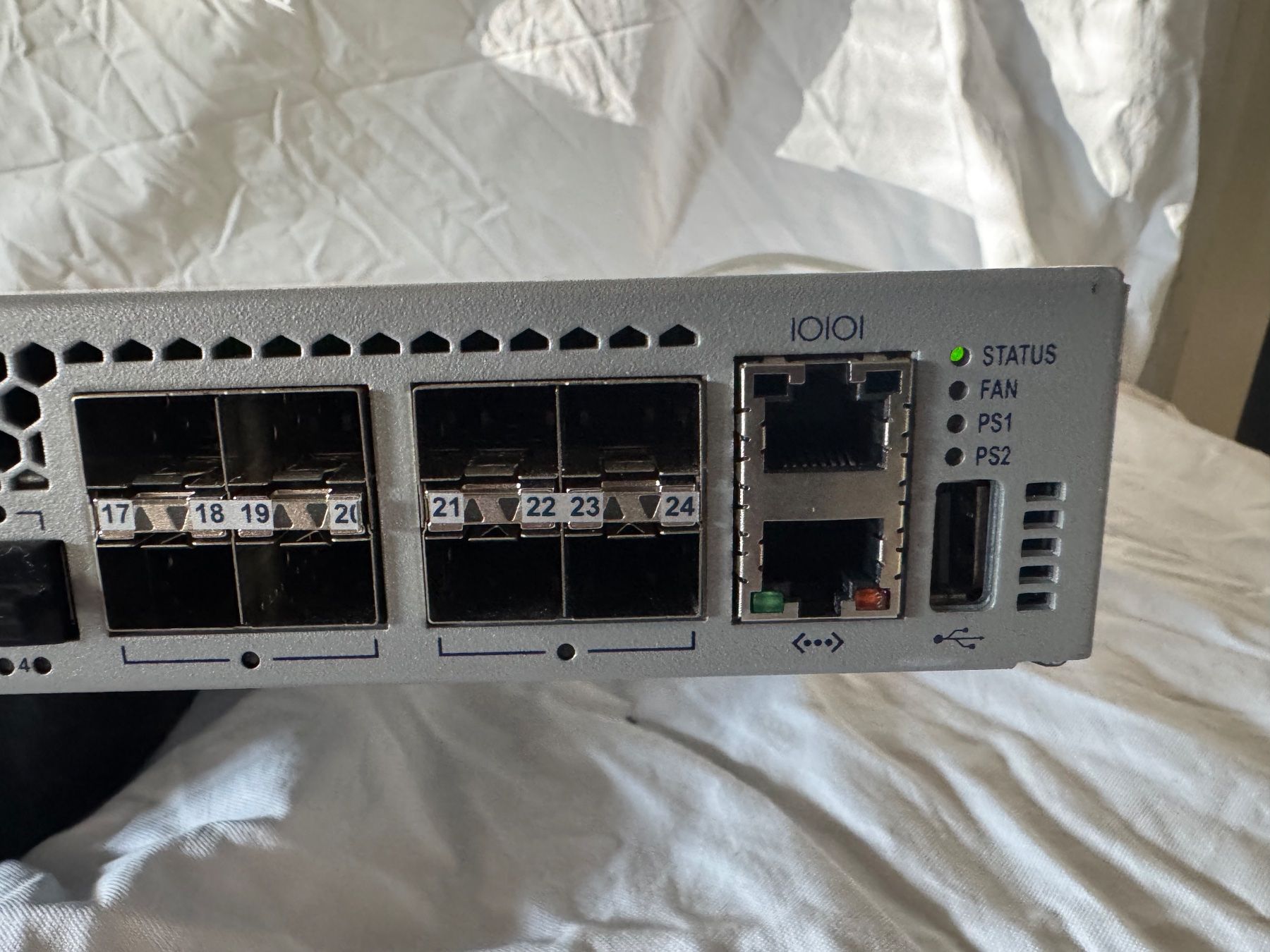 Hubs & Switches: Arista Switch 7050-Q16 – Gebraucht aus Steffisburg von BOT-42 1