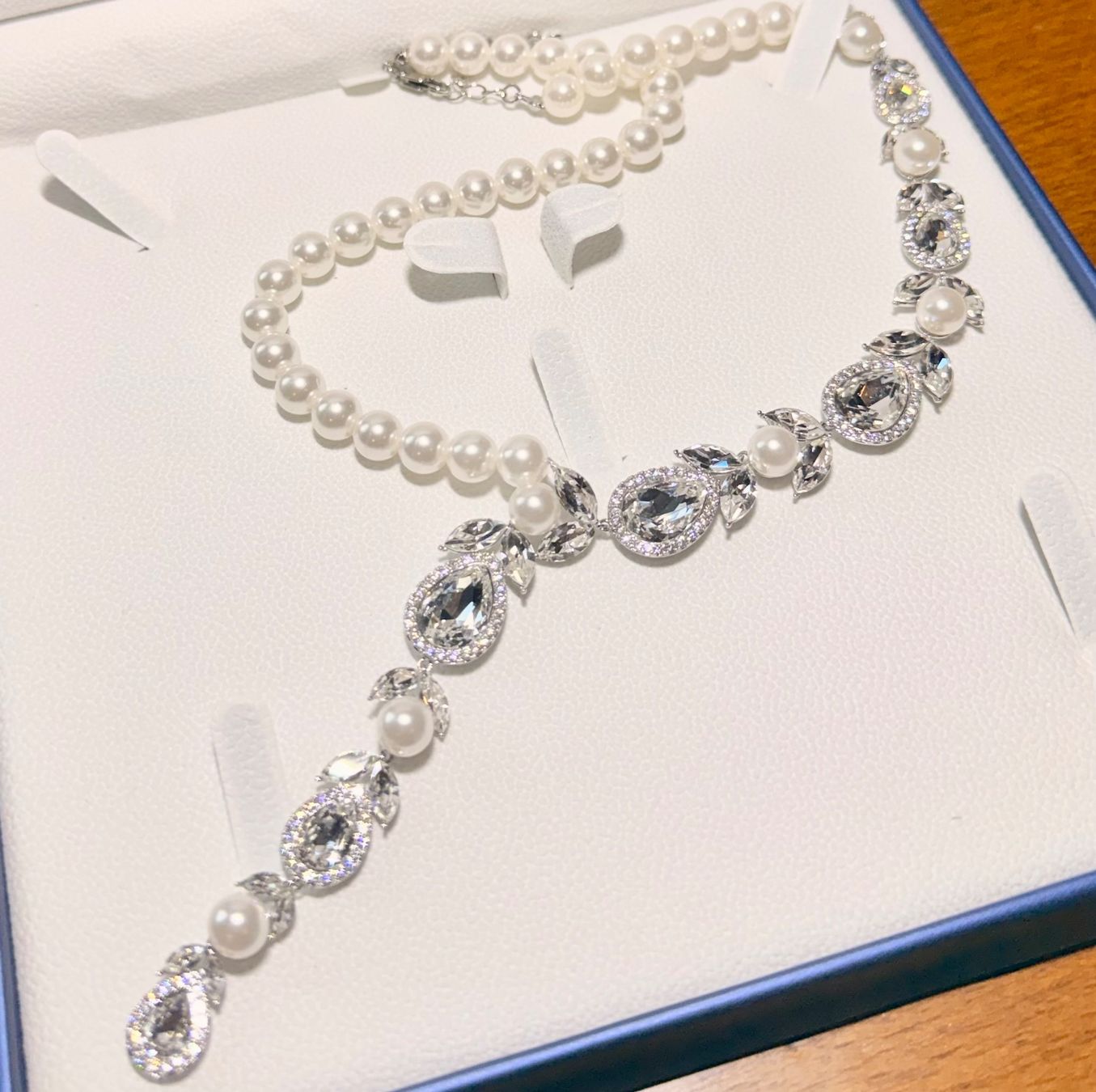 Autres bijoux: Parure Perle Blanche – Neuf avec emballage d'origine à St-Maurice par Sandrinette123 2