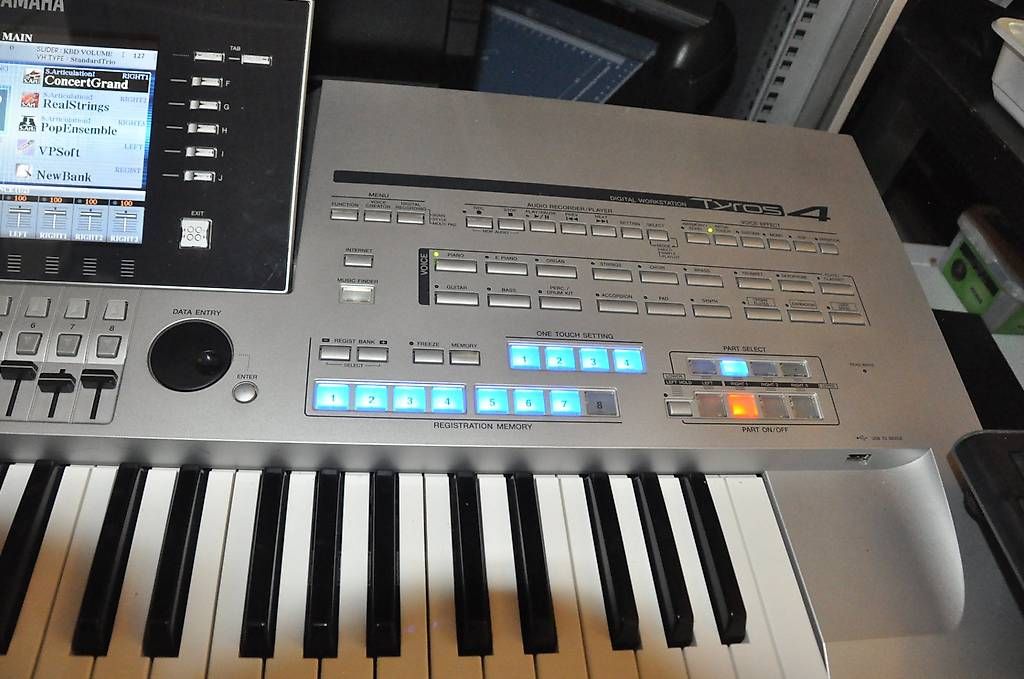 Strumenti musicali: Clavier arrangeur Yamaha Tyros 4 – Usato da Vevey venduto da samatti 3