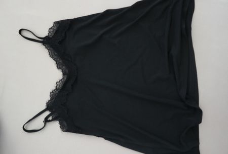 Schwarzes Zebra lace Top in der Grösse XS