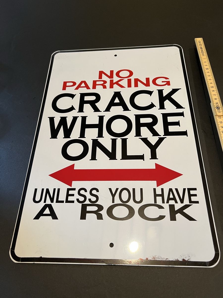 Insegne: Witziges Blechschild "No Parking" - Garantiert ein Lacher! – Usato da Lyss venduto da Schmuggler
