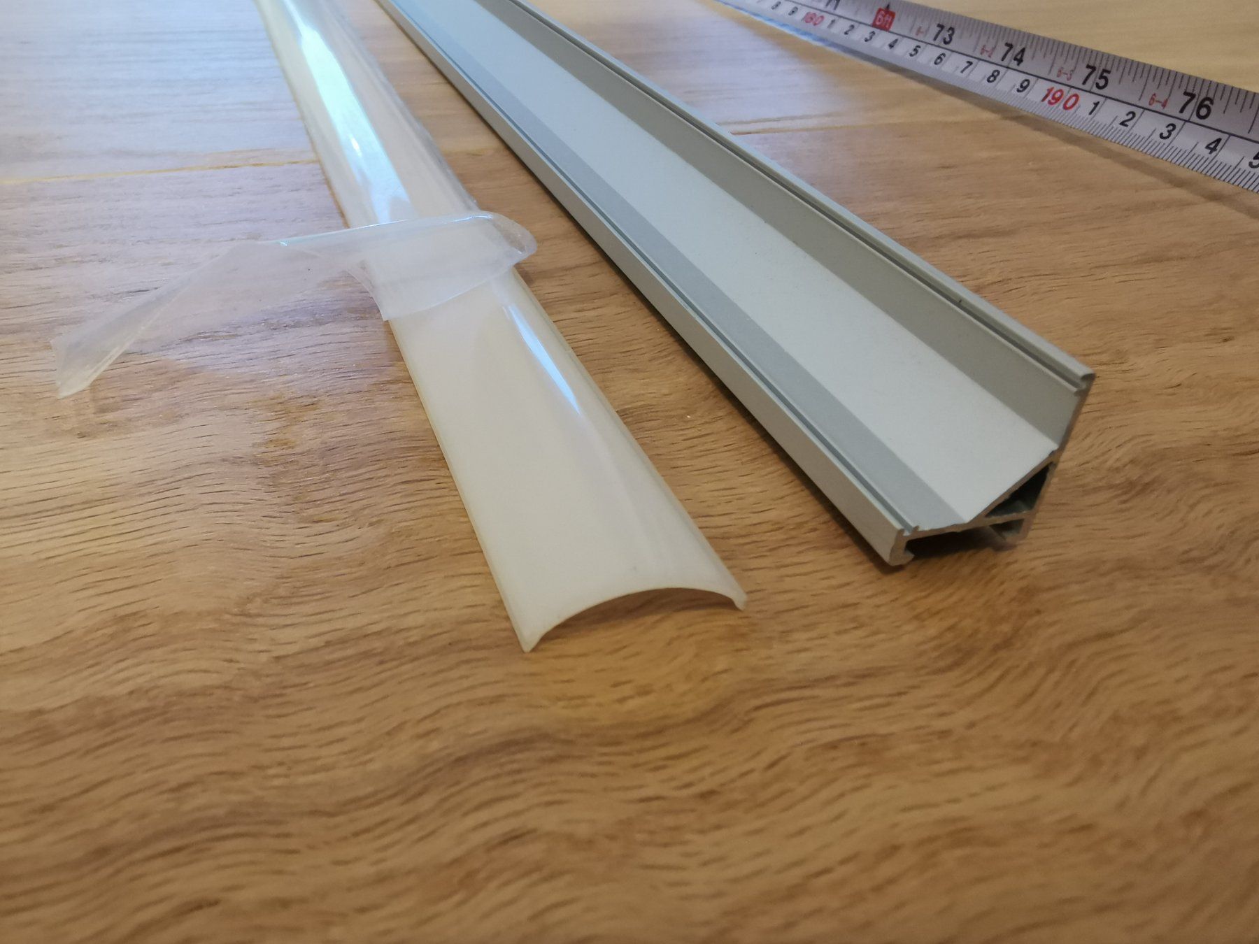 Duftöldiffusoren: LED Eckprofile (8 x 2 Meter) inkl. Diffuser – Neu und originalverpackt aus Wittenbach von  5