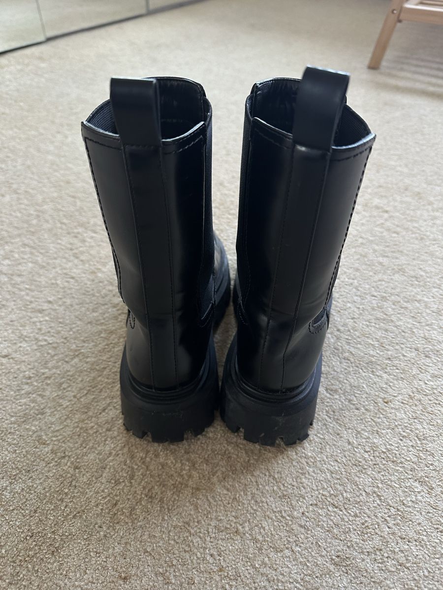 Scarpe per cavalli: Black Ankle Boots - Platform & Chunky Tread - Size 39 – Usato da Blonay venduto da sae_6sgw 2