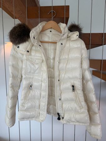 Moncler Damenjacke Grösse 2