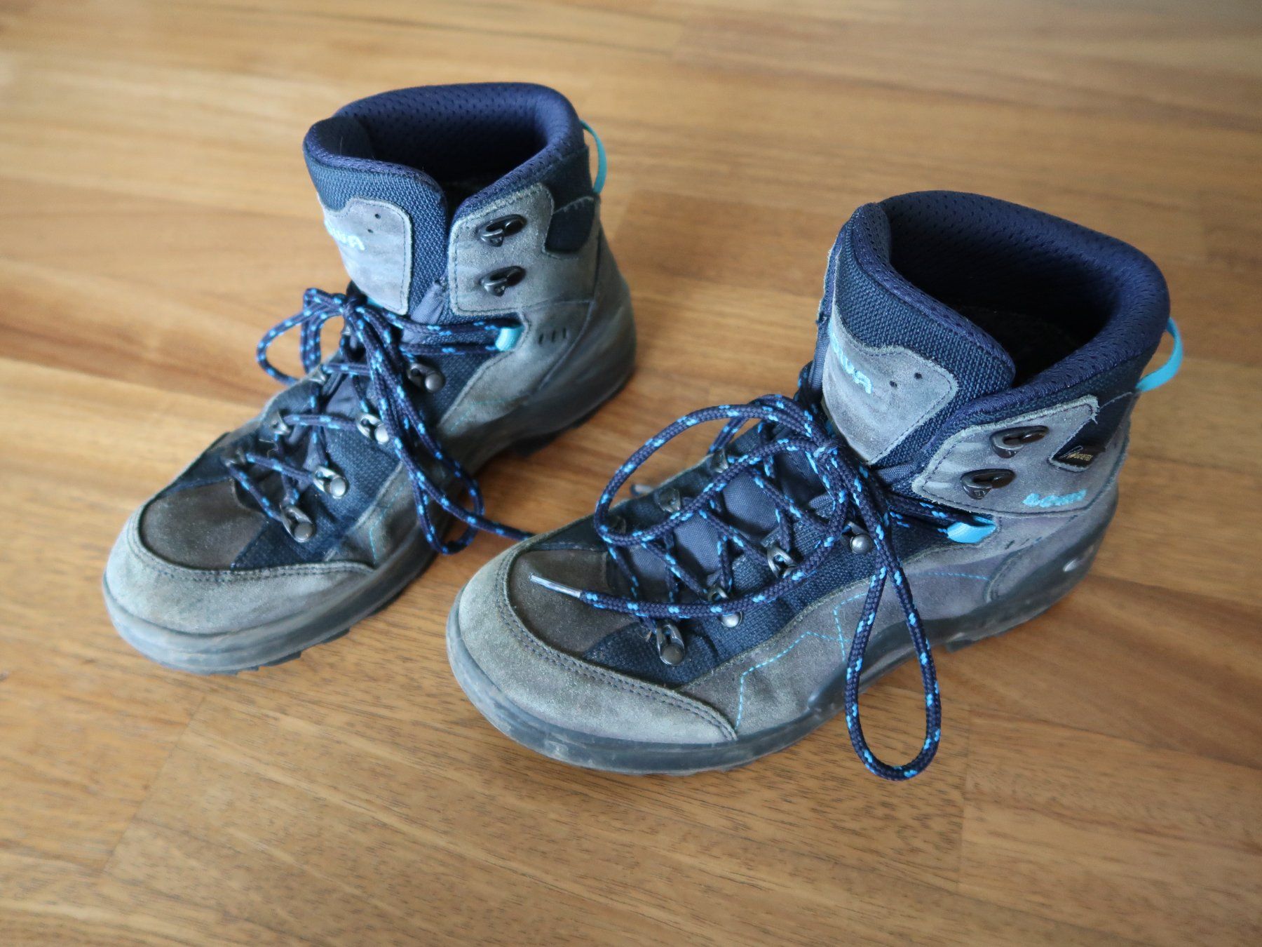 Lowa Scarpe per ragazzi: Wanderschuhe Lowa, Grösse 38, dunkelgrau – Usato da Wangen ZH venduto da Baltis01 1