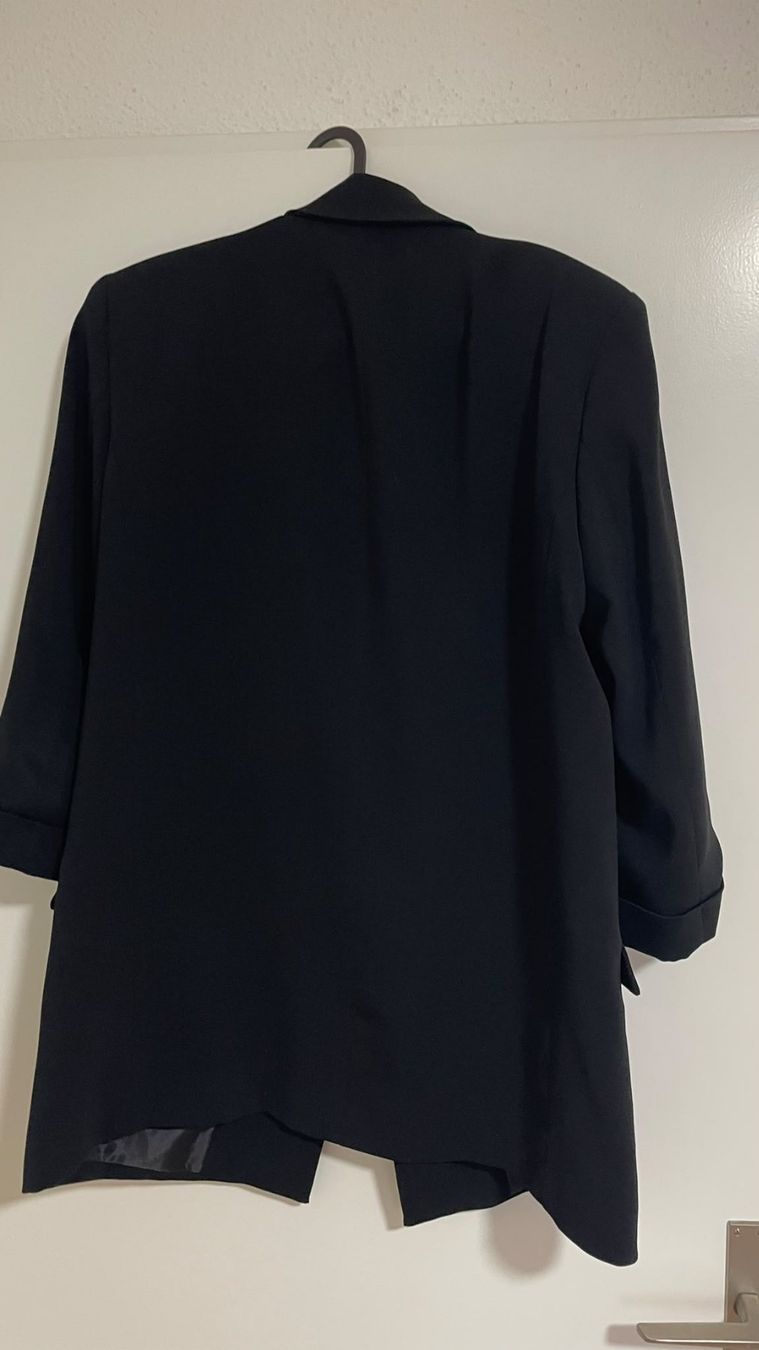Zara Vestes: Zara Blazer schwarz Grösse M – D'occasion à Zufikon par sil_7nt7 2