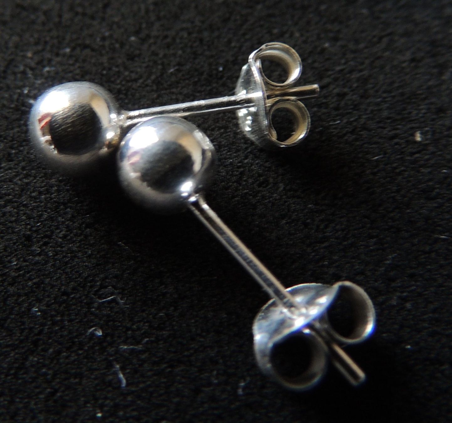 Orecchini pendenti & Orecchini a lobo: Silber 925 Kugel Ohrstecker 4 mm – Nuovo (secondo la descrizione) da Waldenburg venduto da schaller707 2