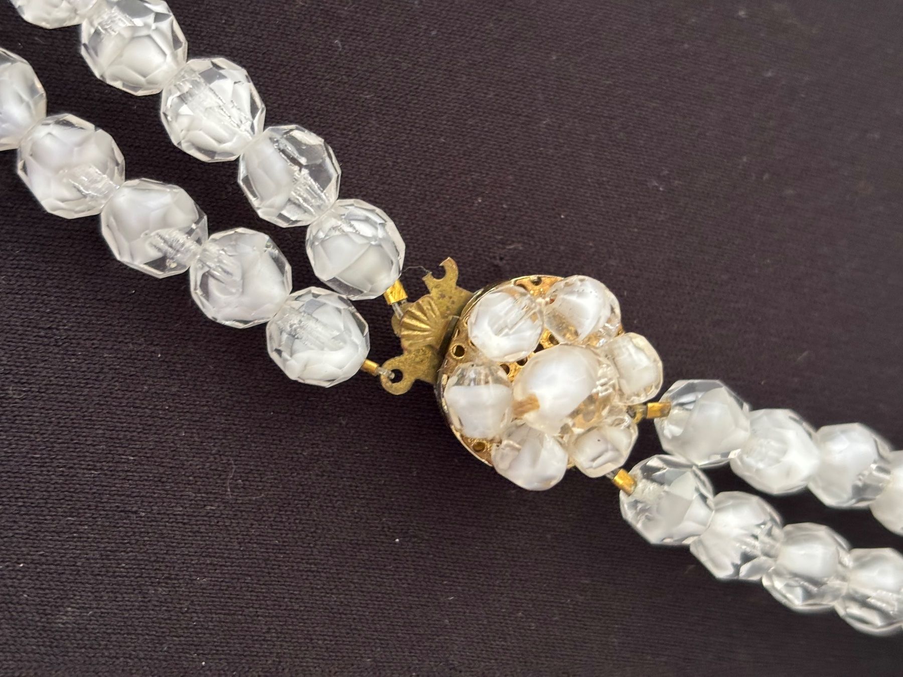 Catenine: Collier deux rangs perles de verre facettées fermoir doré – Usato da Peseux venduto da CharmeCommerce 2