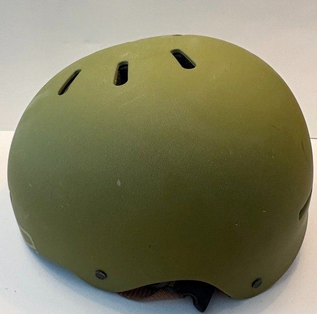 Casques: Kinderfahrrad und Skatebordhelm – D'occasion à Basel par dav_b5gb 2
