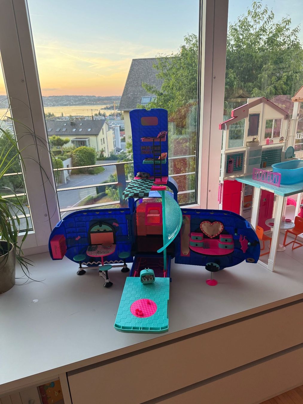 Giocattoli: Barbie house und LOL Wohnmobile – Usato da Pfäffikon SZ venduto da sk2_h628 2