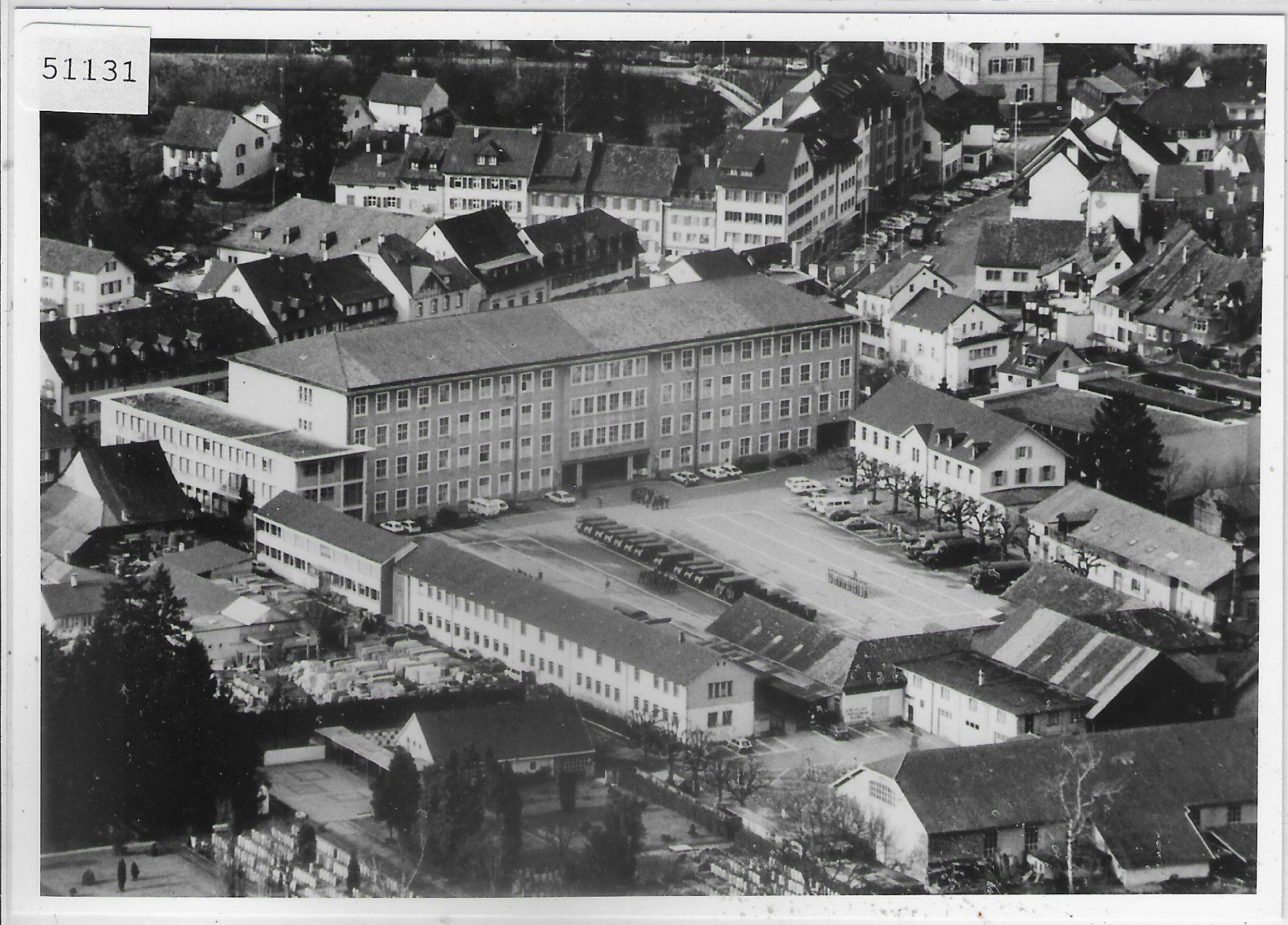 Cartoline postali: Flugaufnahme Liestal Kaserne – Usato da Ettingen venduto da Kartenplanet