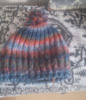 Warme, handgestrickte Wintermütze mit Bommel - Unikat!