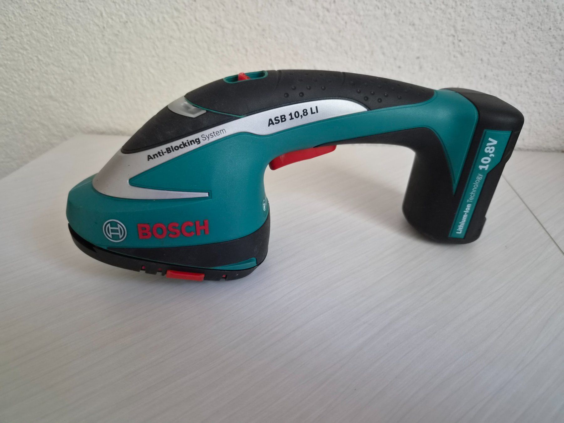 Bosch Tutti gli attrezzi: BOSCH ASB 10,8 LI Set Akku-Strauchschere, Grasschere – Usato da Eschenbach SG venduto da floeckli444 6