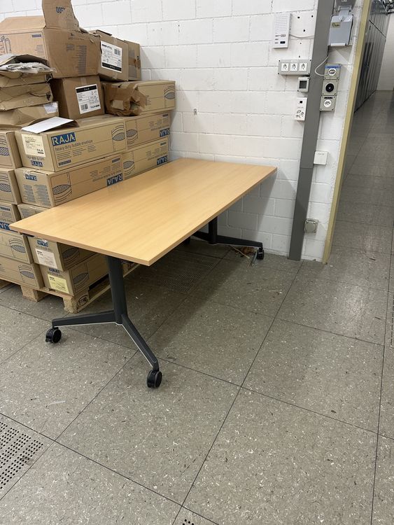 Scrivanie: Bürotisch / Schreibtisch mit Rollen – Usato da Zollikon venduto da marmull 1