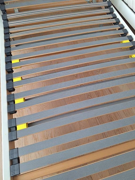 Betten: Bett 90x200 cm – Gebraucht aus Winterthur von car_x7x5 3