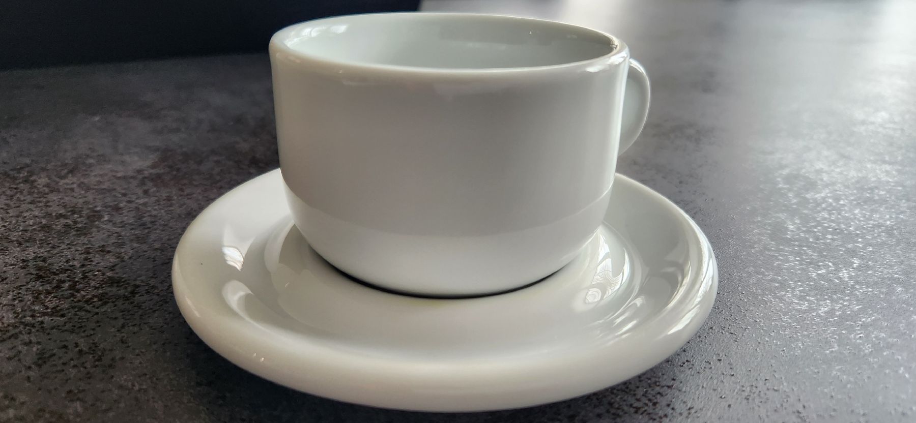 Tazze: 5 Kaffeetassen mit Teller (Abholung) – Usato da Lyss venduto da Urma5 2