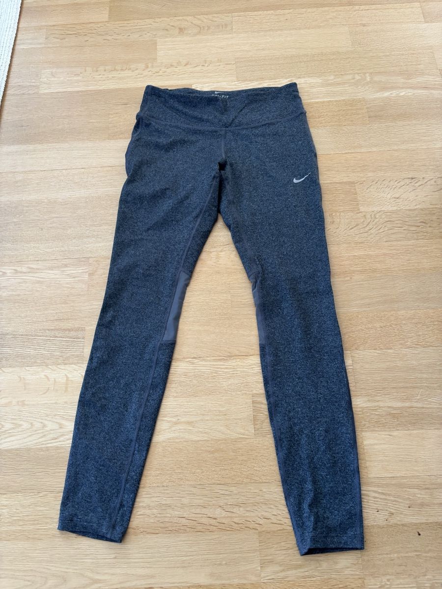 Nike Leggings: Leggings Nike Dri Fit grau S – Usato da Fribourg venduto da dafral