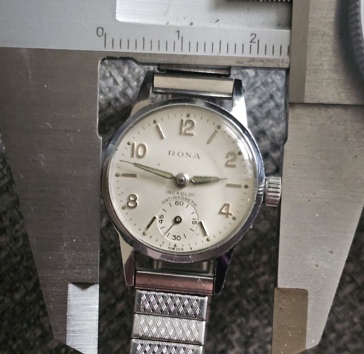 Uhren: Rona vintage cadran clair bracelet extensible – Gebraucht aus Genève von Fresko01 2