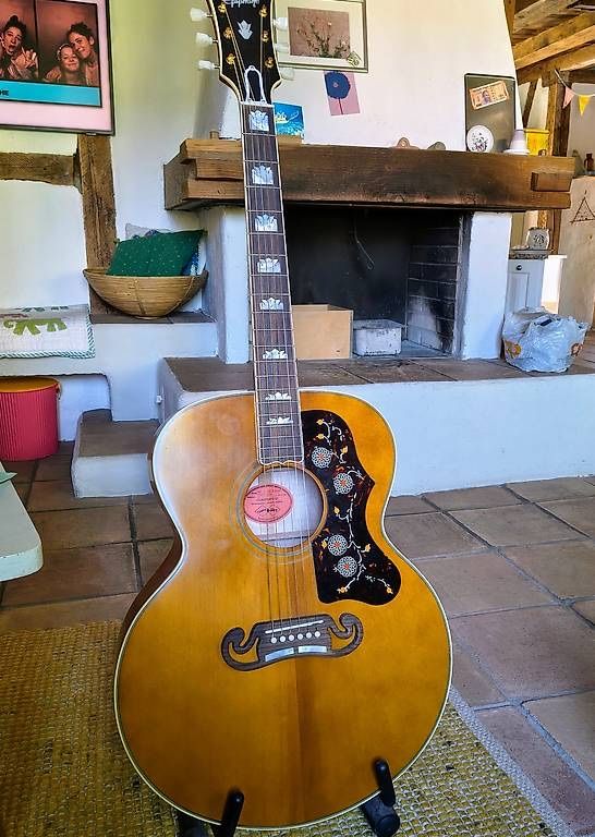 Epiphone Instruments de musique: Epiphone iInspired by Gibson Jumbo JS-200 – D'occasion à Winterthur par mal_2y7b