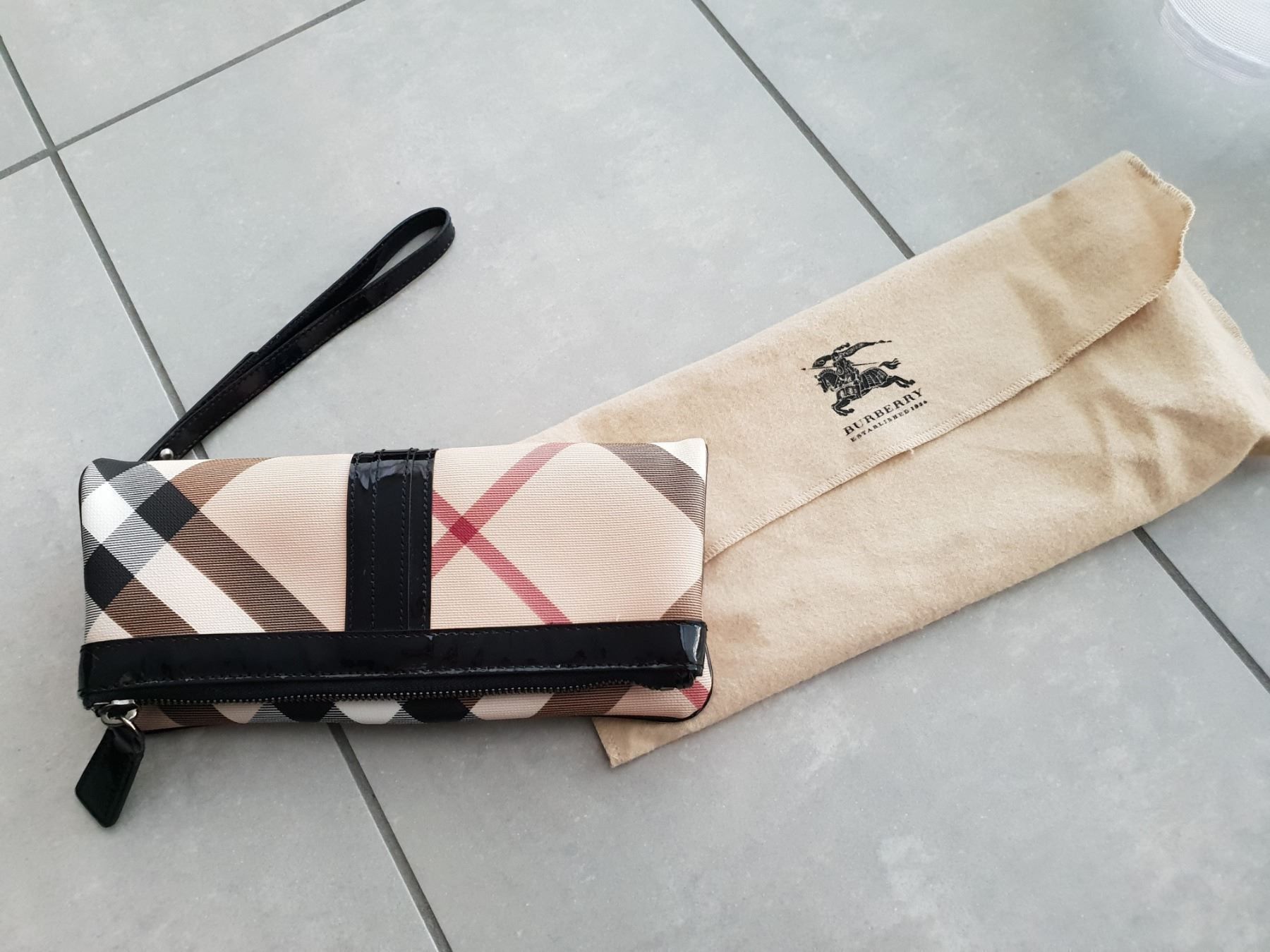 Burberry Taschen für Damen: original Burberry pochette/clutch neue – Neu (gemäss Beschreibung) aus bellinzona von zeus6535