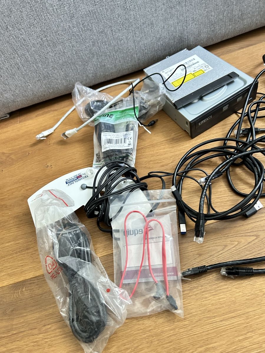 PC: Diverse PC-Teile: Kabel, Adapter, Schrauben u.v.m. – Usato da Pratteln venduto da andi1977 3