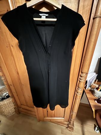 Blouse black short sleeves buttoned used condition
