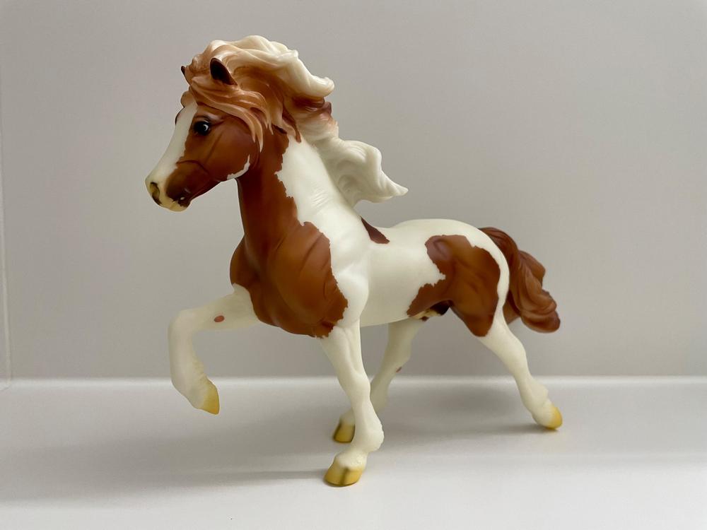 Breyer - Spordur Fra Bergi