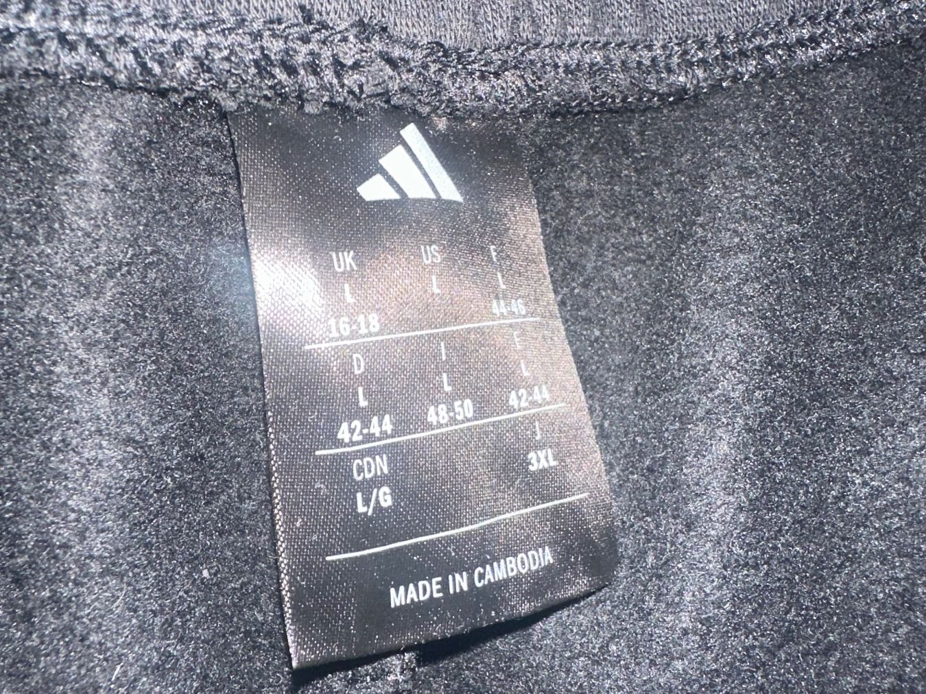 Adidas Pantaloni: Sporthose – Nuovo (secondo la descrizione) da Krauchthal venduto da Sukra1 1