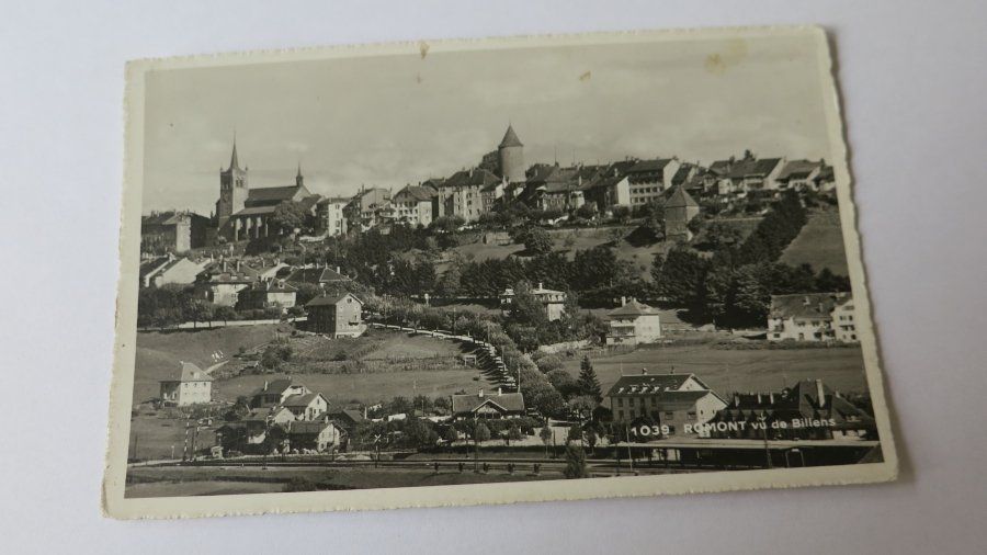 Cartoline postali: Romont / FR - vu de Billens - um ca. 1960 – Usato da Jona venduto da centumprata